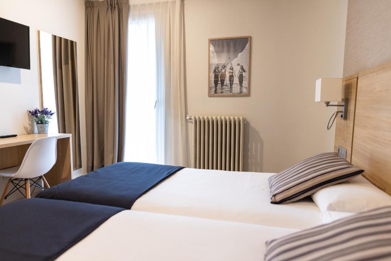 Hotel Terminus Puigcerda Ngoại thất bức ảnh